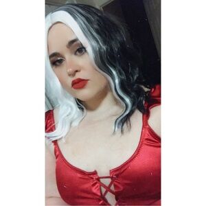 Black and white bob wig